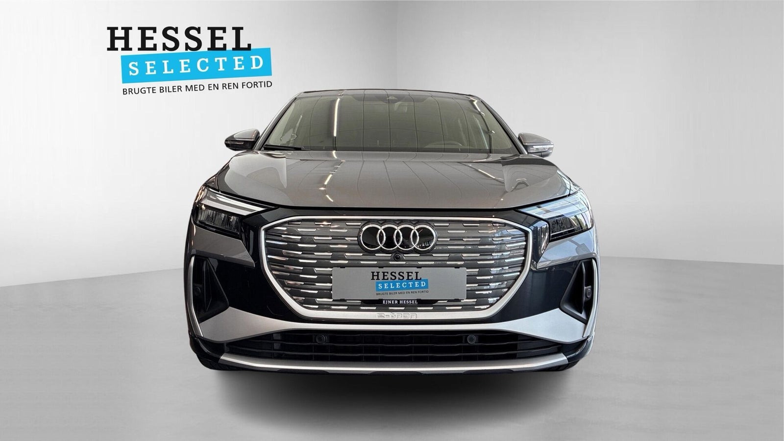 Grå Audi Q4 e-tron fra 2025