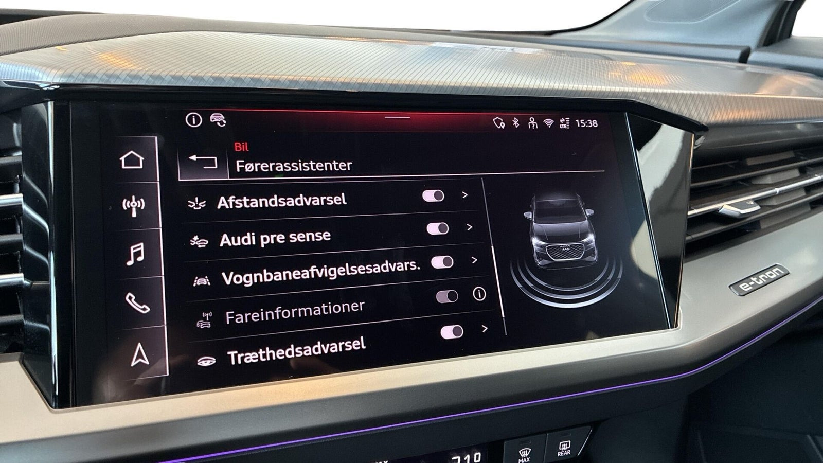 Grå Audi Q4 e-tron fra 2025