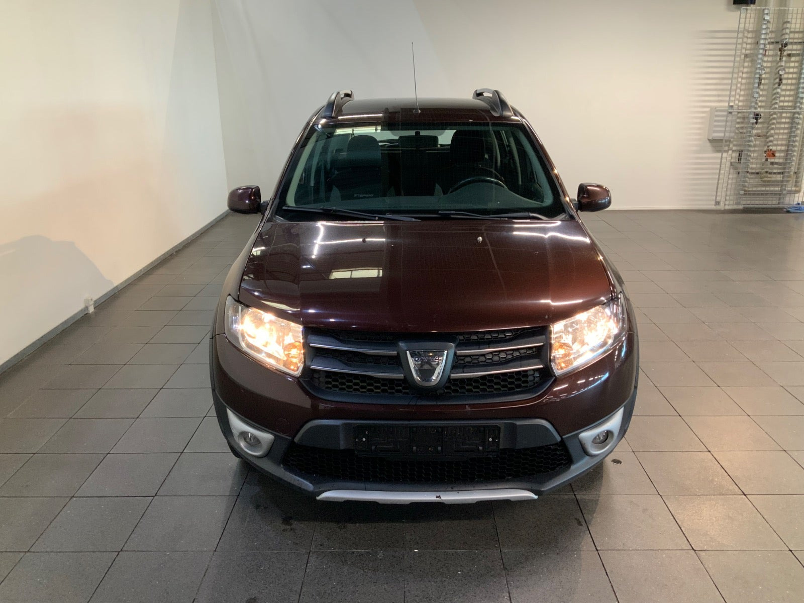Brun Dacia Sandero Stepway fra 2016