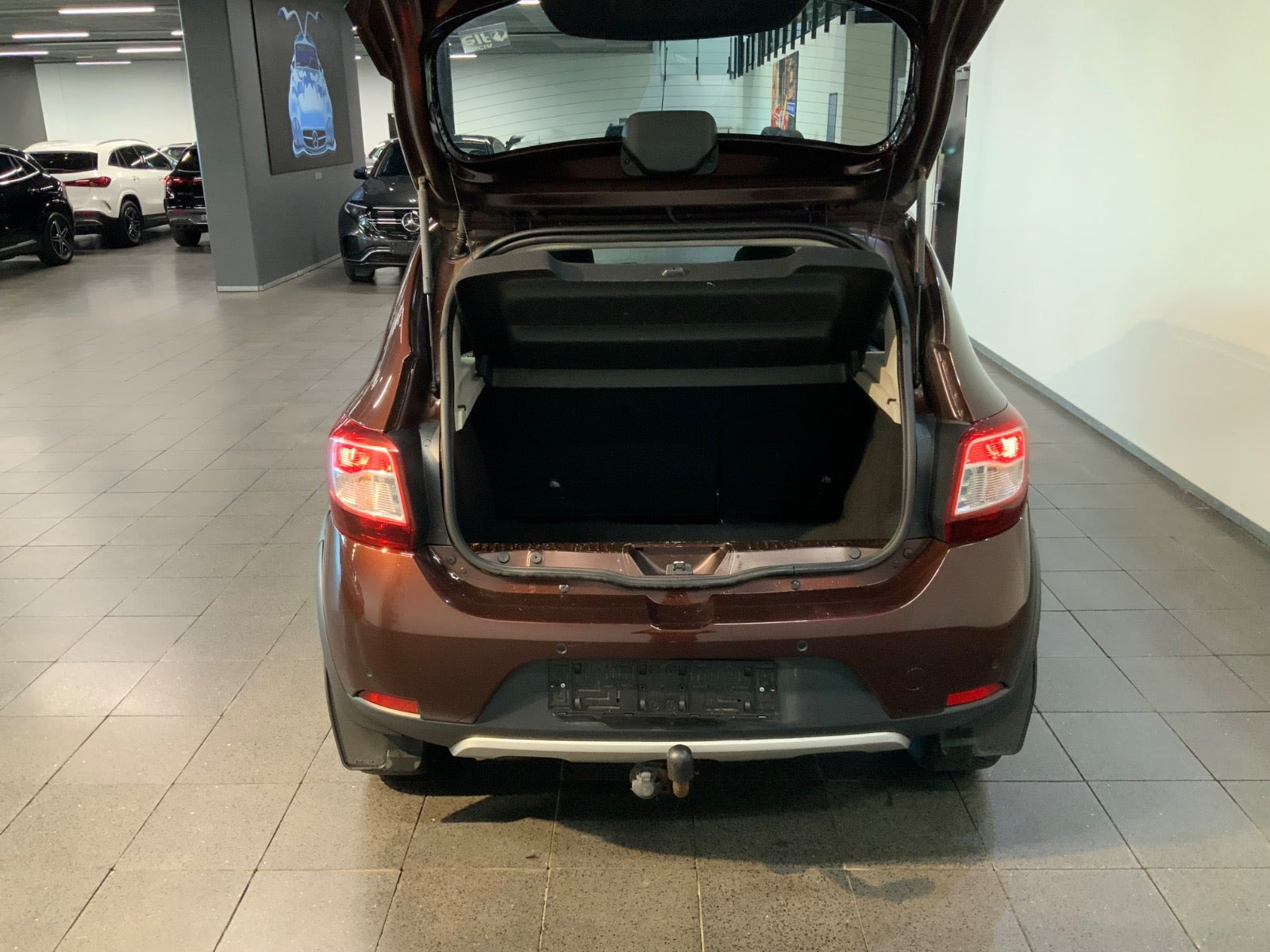 Brun Dacia Sandero Stepway fra 2016