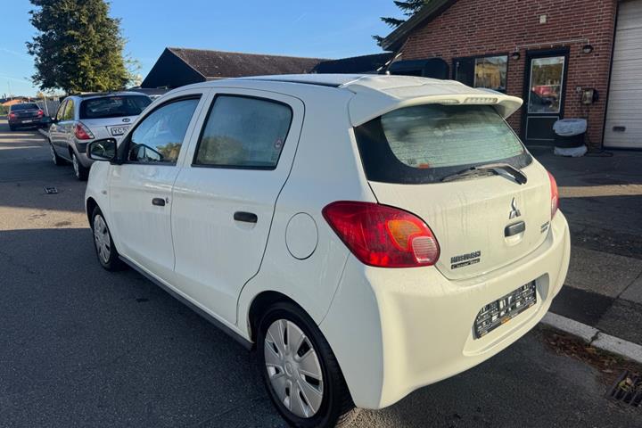 undefined Mitsubishi Space Star fra 2015