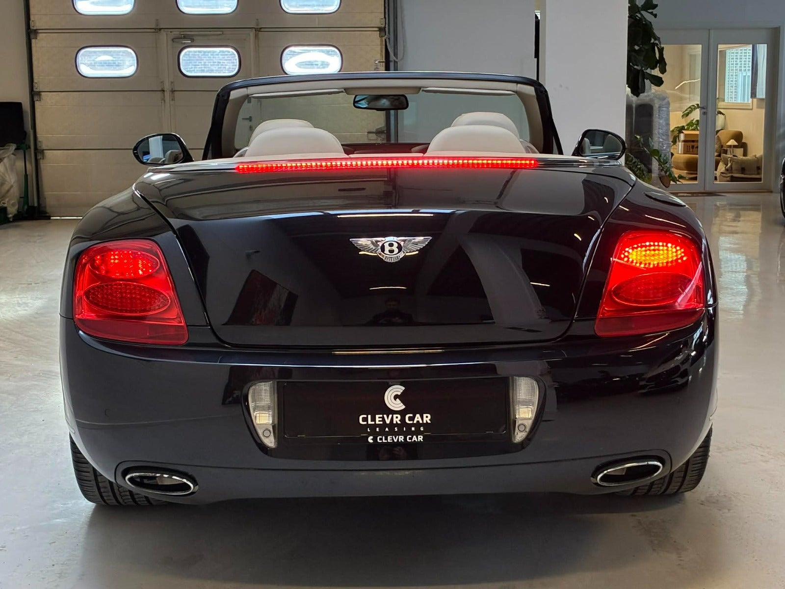 Sort Bentley Continental GTC fra 2010