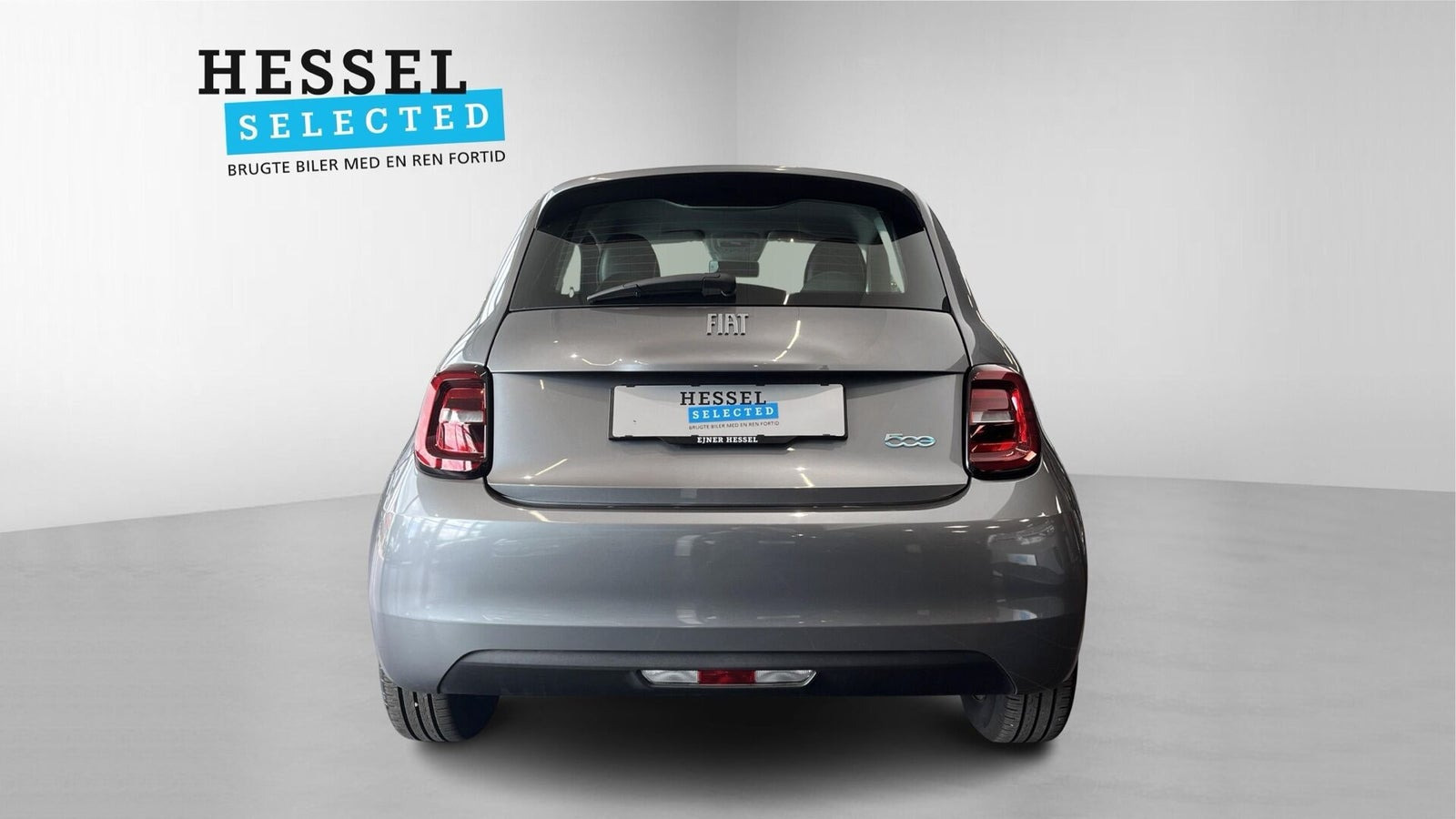Grå Fiat 500e fra 2023