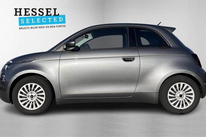 Grå Fiat 500e fra 2024