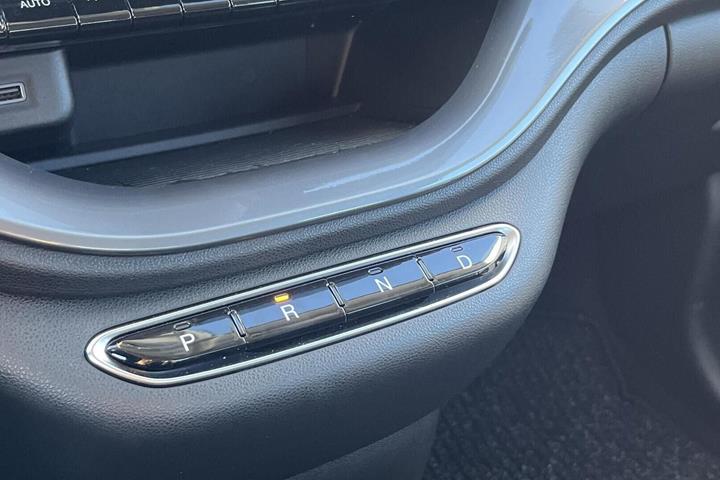 Grå Fiat 500e fra 2024