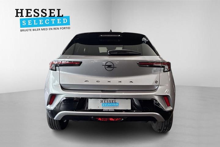 Grå Opel Mokka-e fra 2025