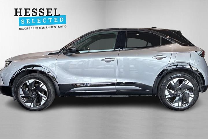 Grå Opel Mokka-e fra 2025