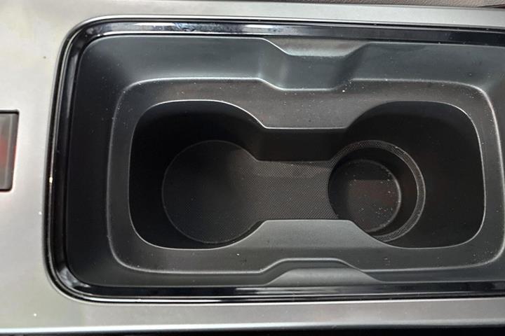 Grå Opel Mokka-e fra 2025