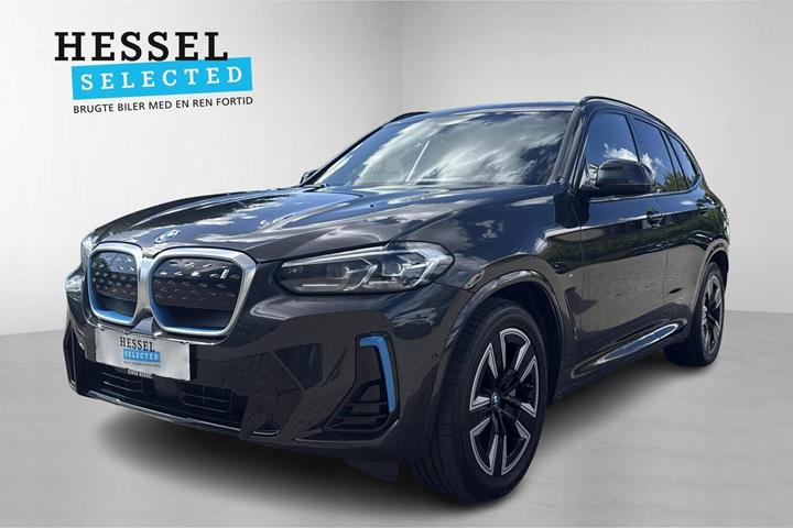 Grå BMW iX3 fra 2023