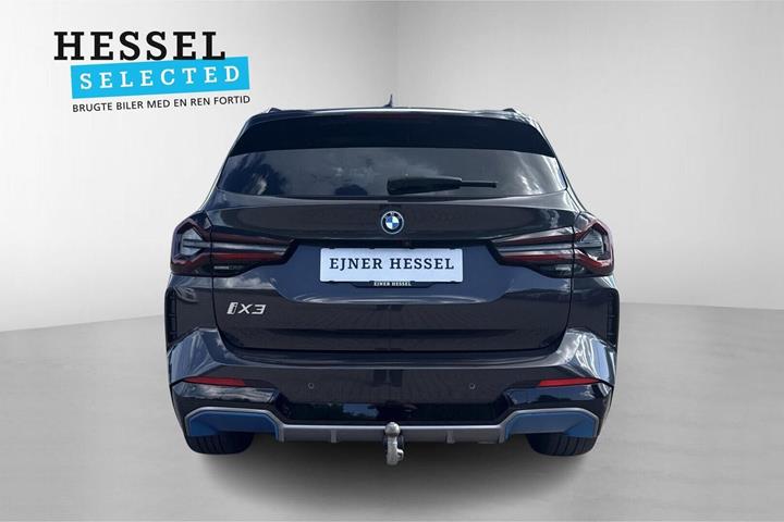 Grå BMW iX3 fra 2023