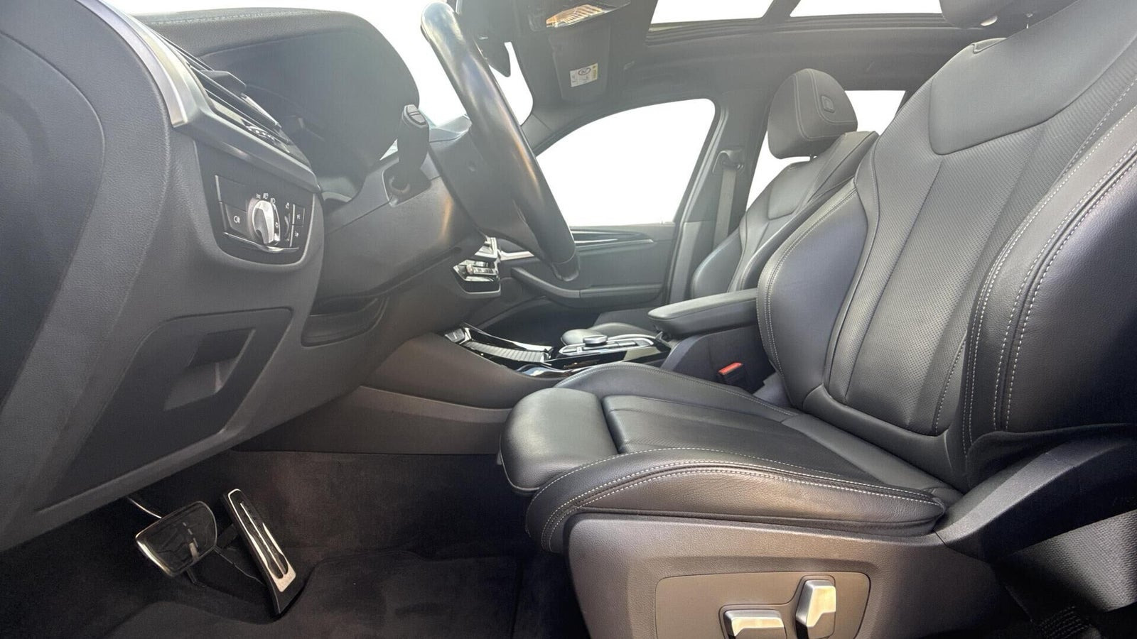Grå BMW iX3 fra 2023