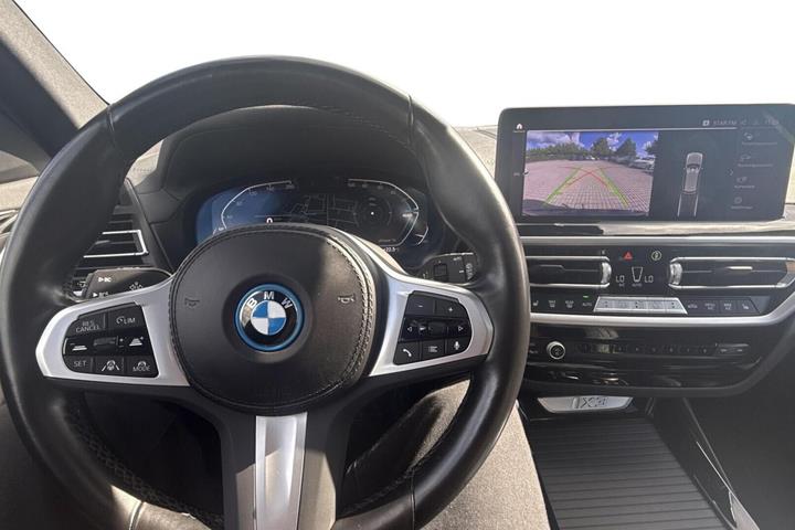 Grå BMW iX3 fra 2023