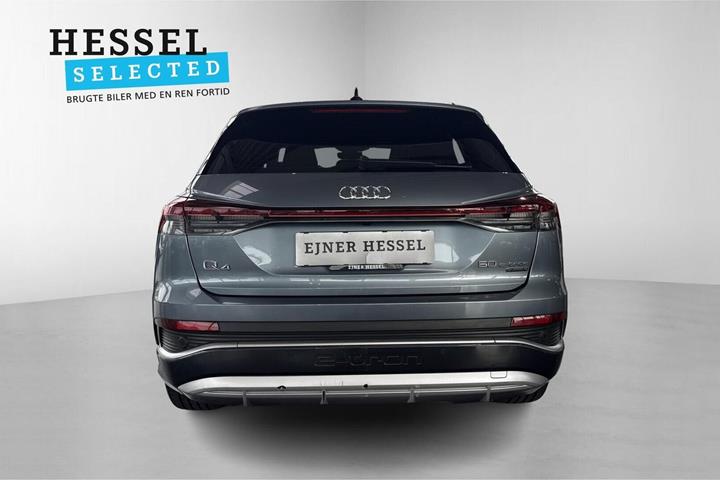 Blå Audi Q4 e-tron fra 2021