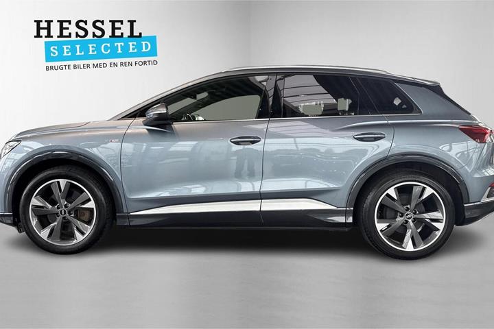 Blå Audi Q4 e-tron fra 2021