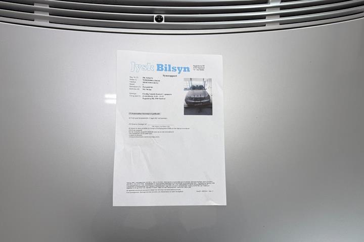 Sølv Mercedes C220 fra 2005