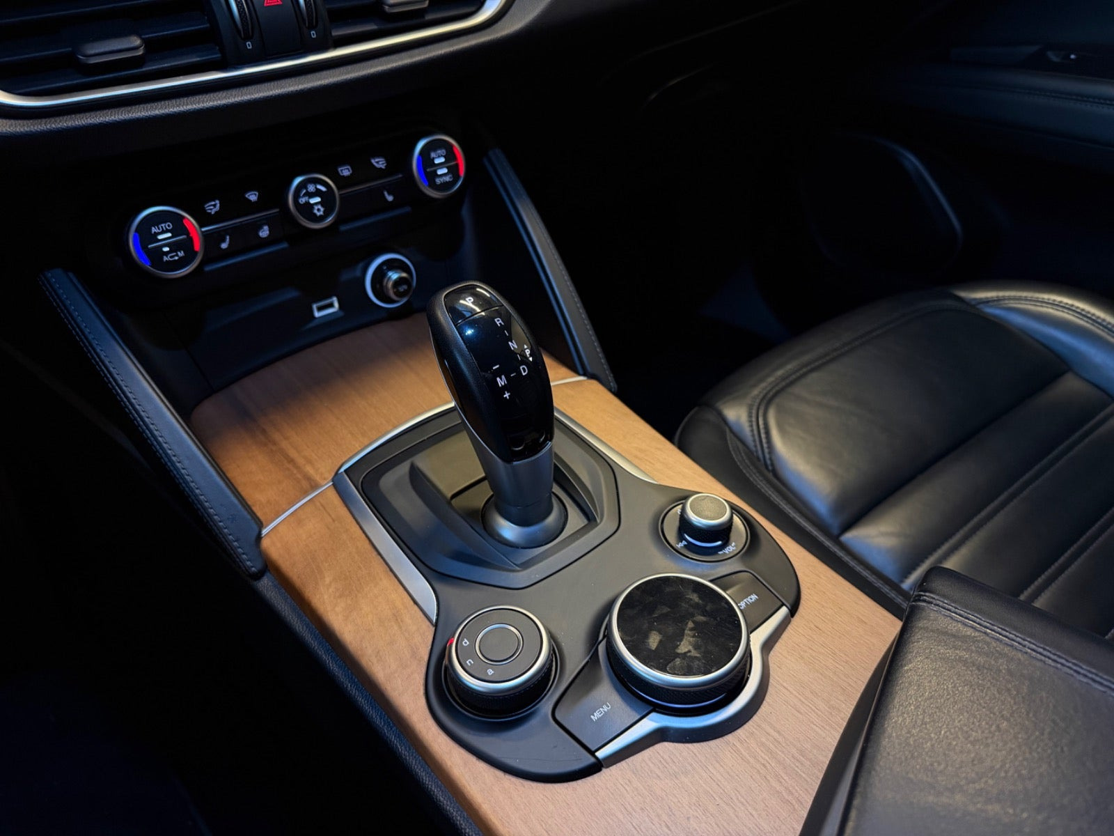 undefined Alfa Romeo Stelvio fra 2018