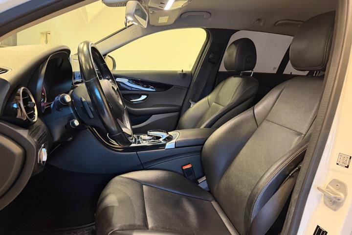 Hvid Mercedes C350 e fra 2016