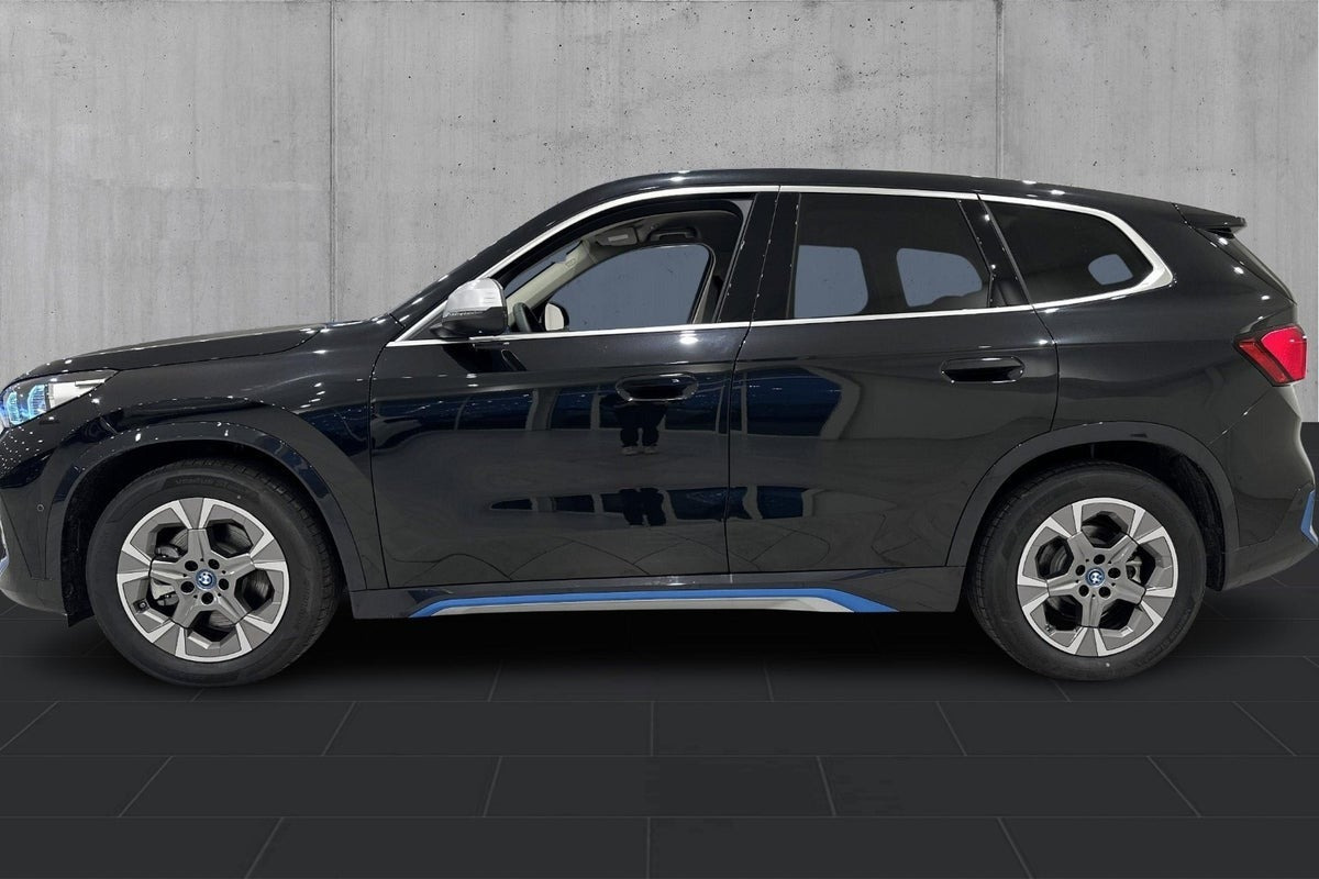 BMW iX1 xDrive30 X-Line