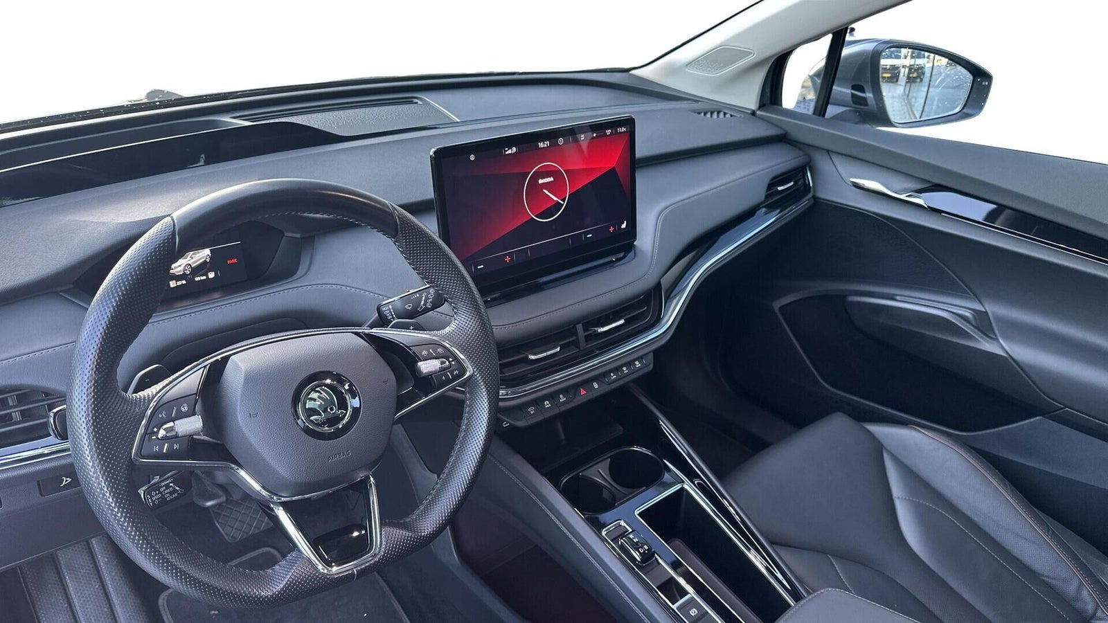 Hvid Skoda Enyaq fra 2022