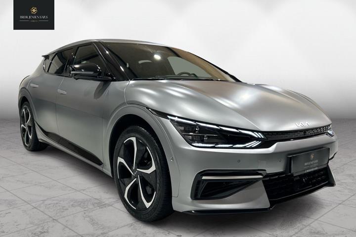 Grå Kia EV6 fra 2022 set udefra