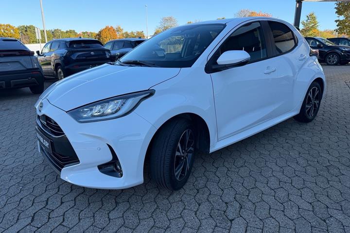 Hvid Toyota Yaris fra 2024