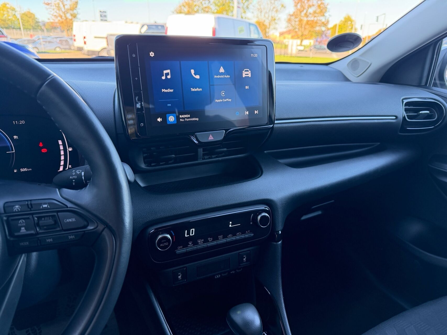 Hvid Toyota Yaris fra 2024