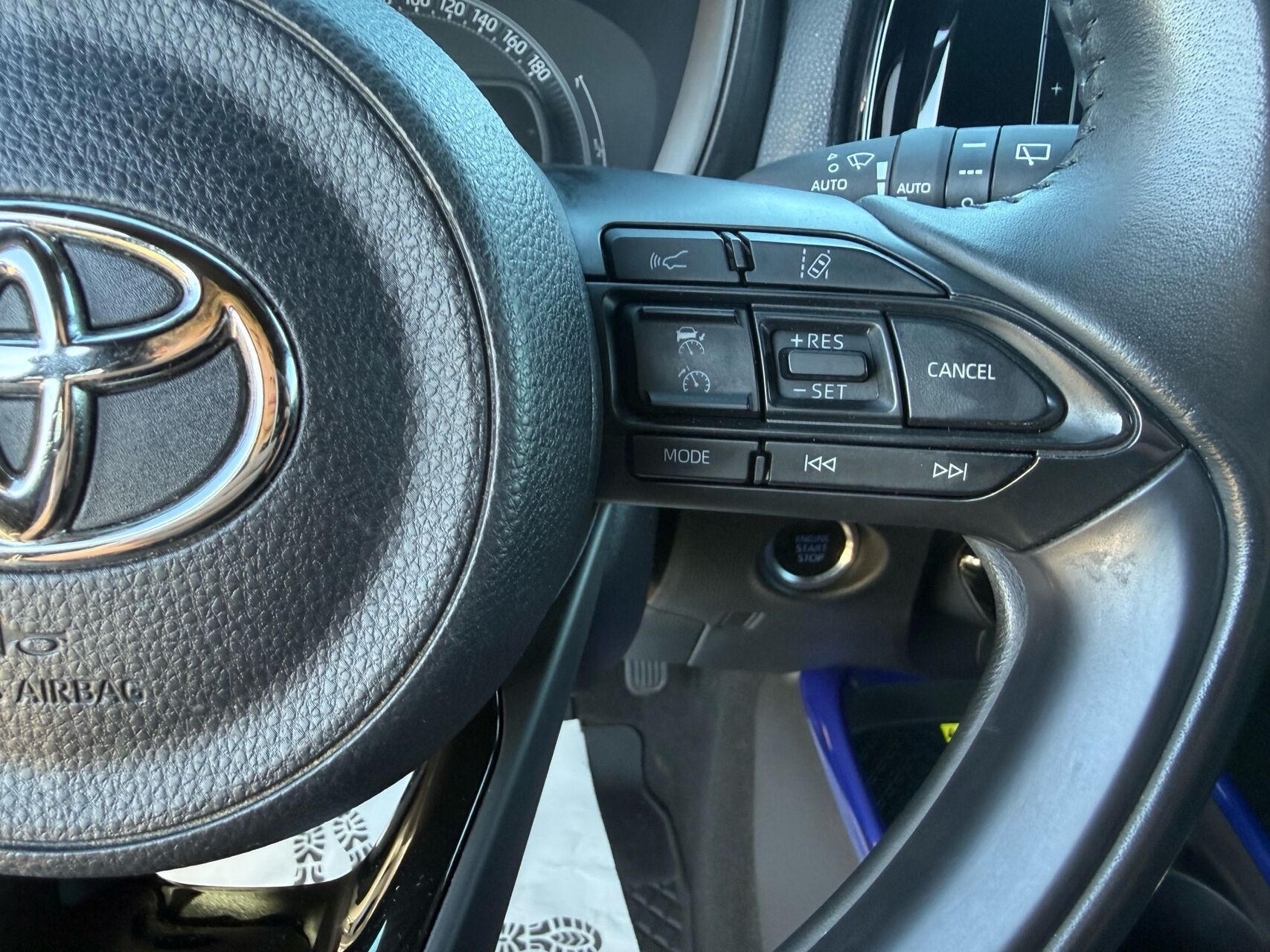 Blå Toyota Aygo X fra 2022