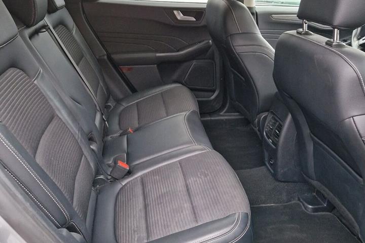 Sølv Ford Kuga fra 2021