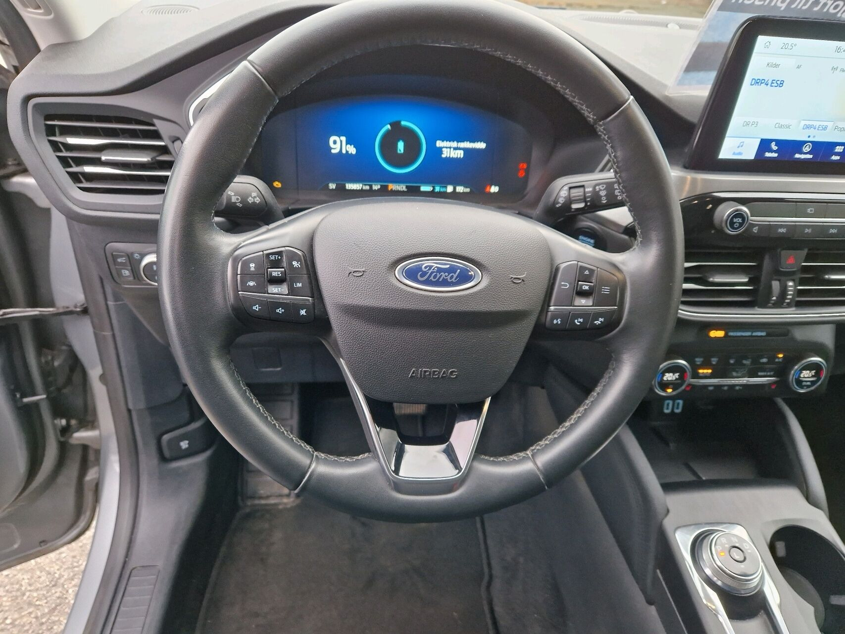 Sølv Ford Kuga fra 2021