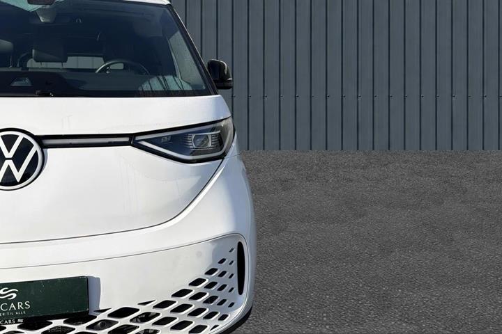 Hvid VW ID.Buzz fra 2024