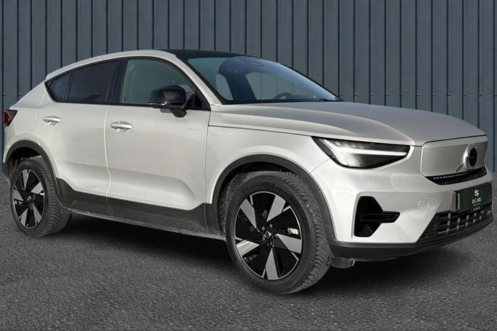Orange Volvo C40 fra 2024