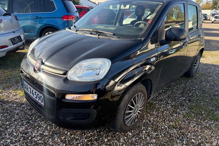 Sort Fiat Panda fra 2014