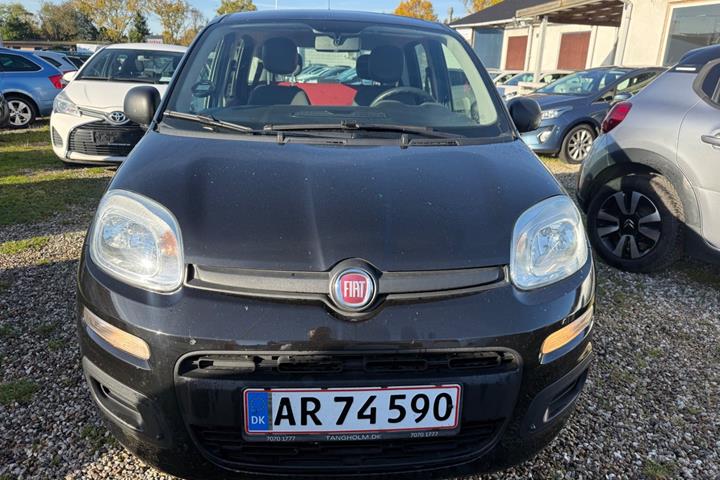 Sort Fiat Panda fra 2014