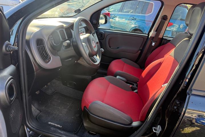 Sort Fiat Panda fra 2014