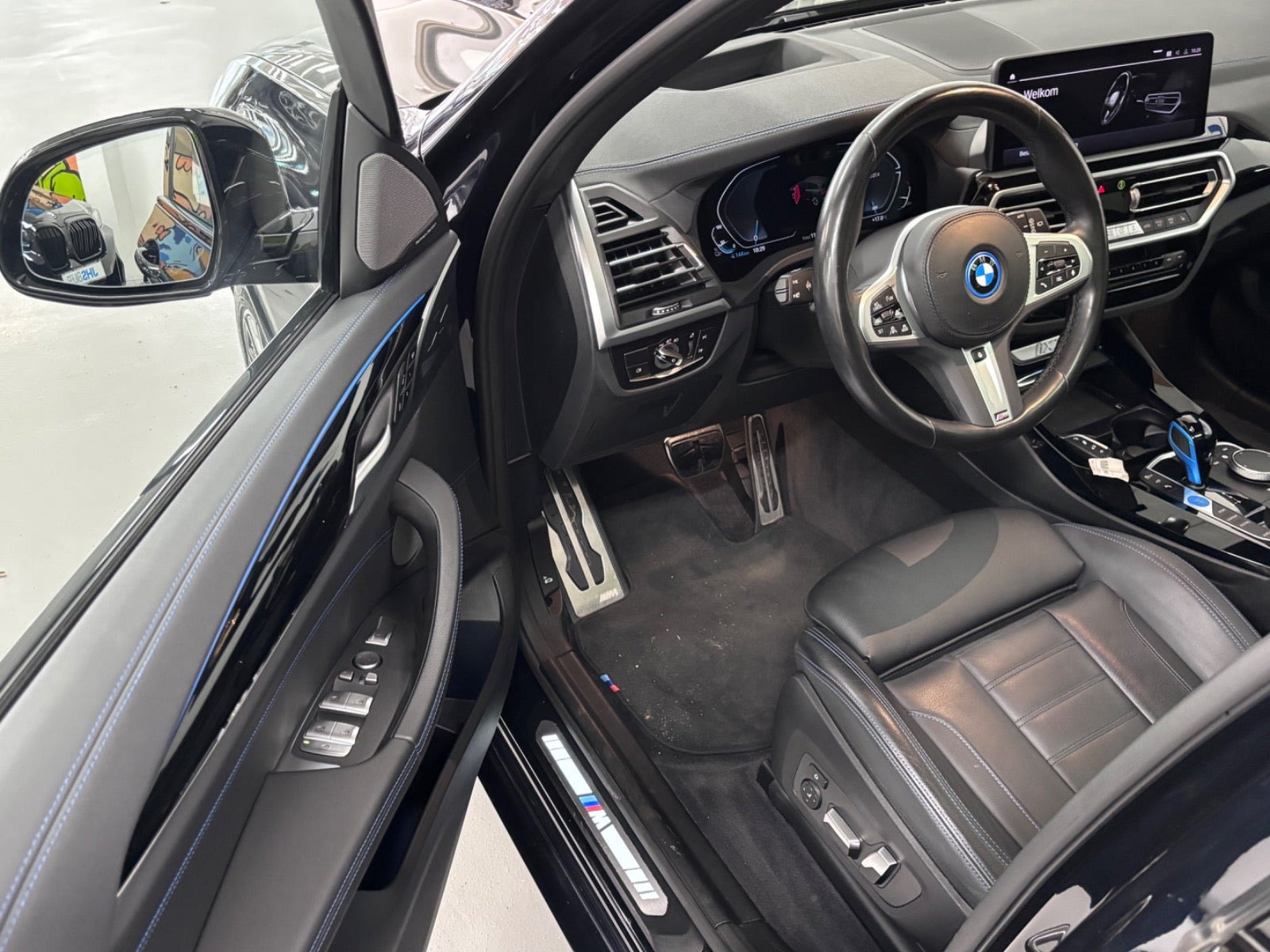 Sort BMW iX3 fra 2022