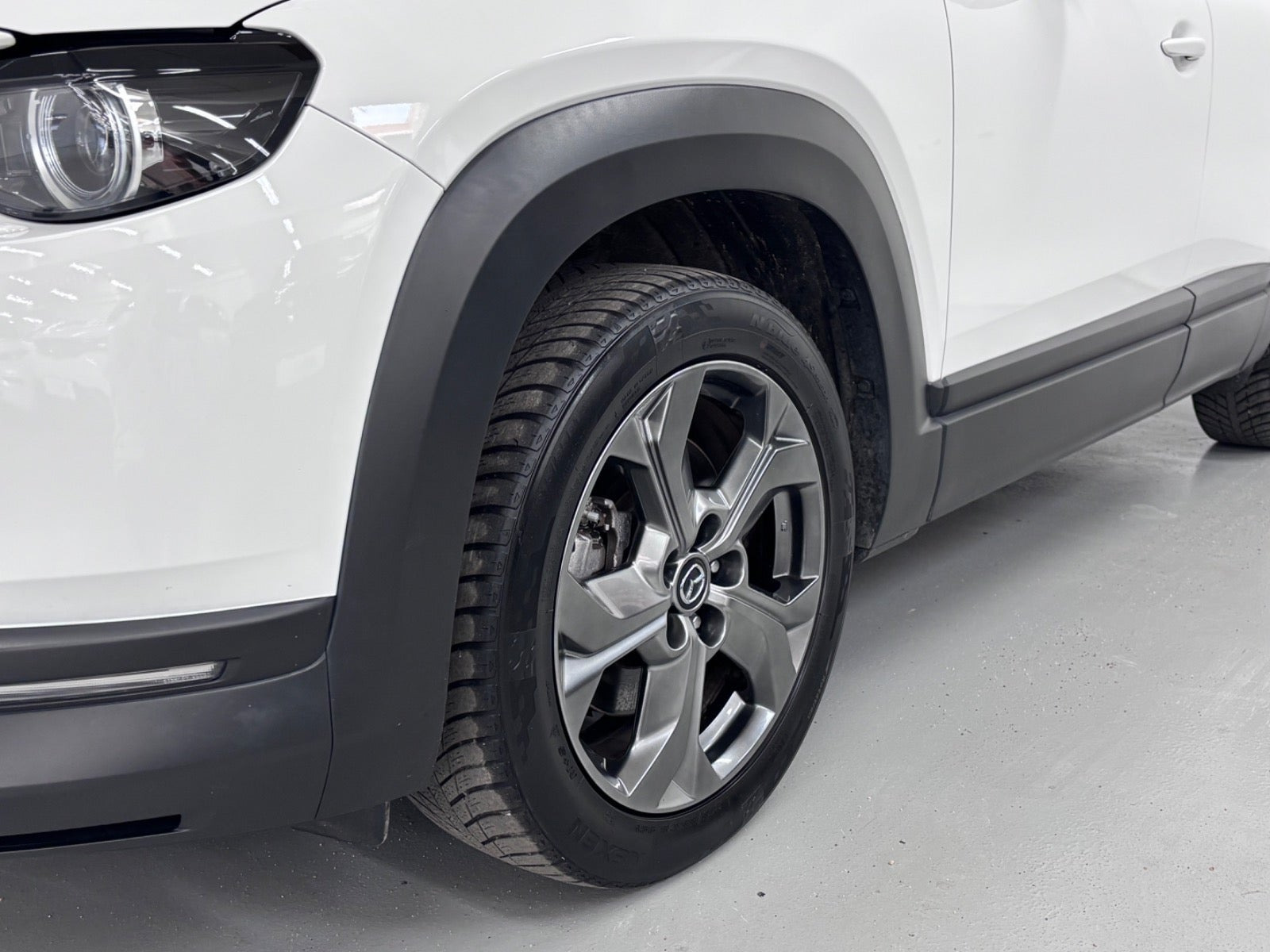 Hvid Mazda MX-30 fra 2020