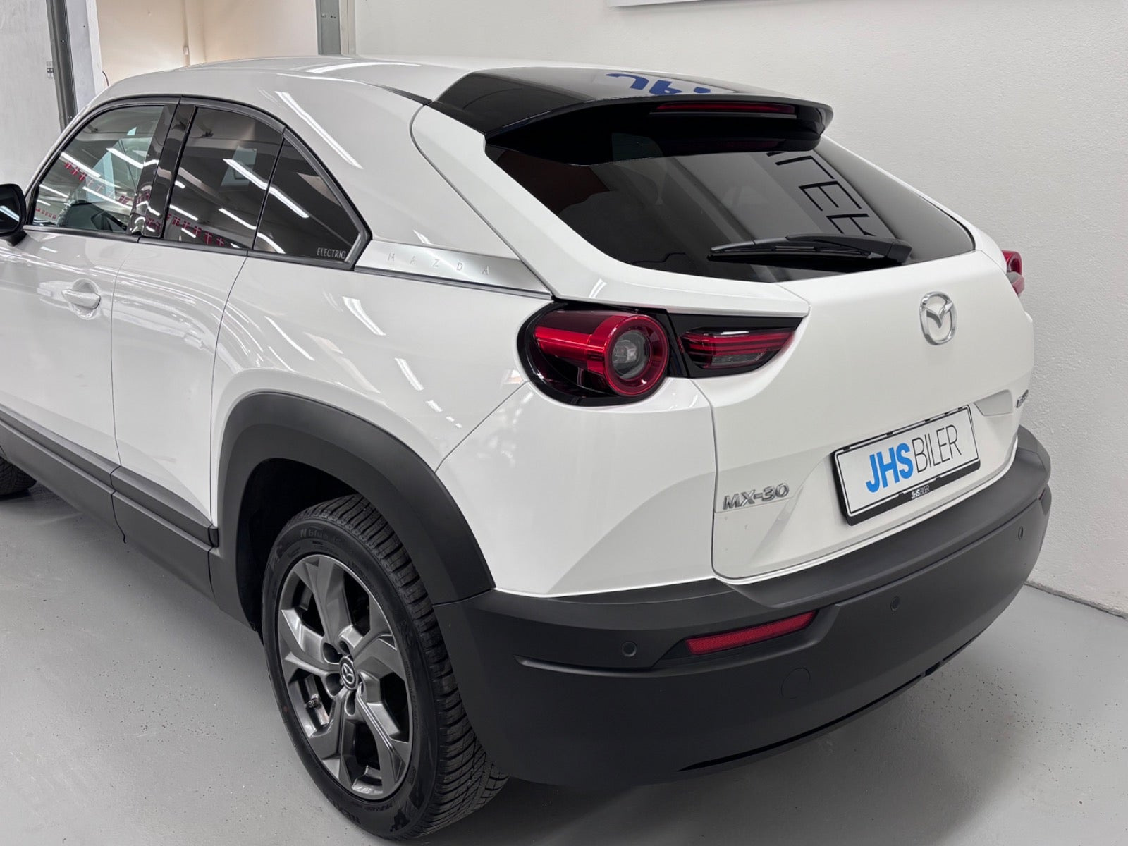 Hvid Mazda MX-30 fra 2020