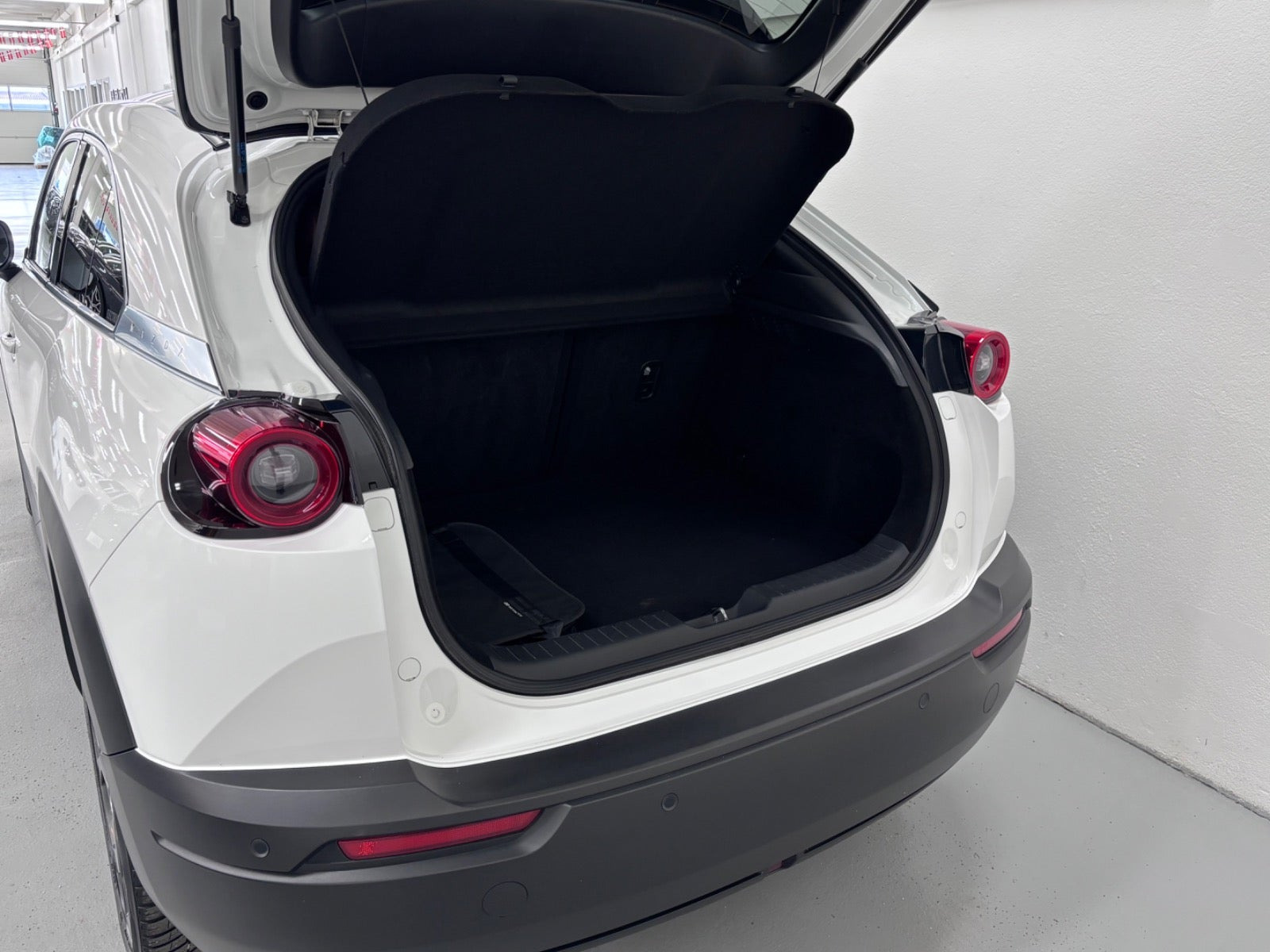 Hvid Mazda MX-30 fra 2020