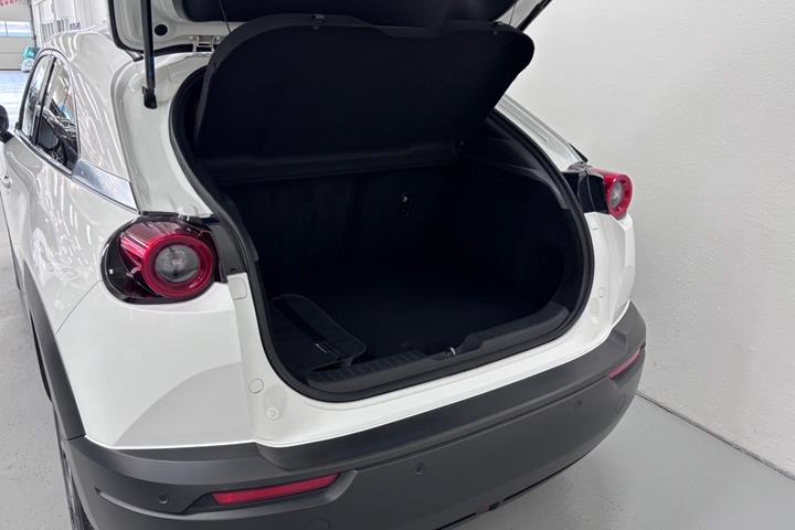 Hvid Mazda MX-30 fra 2020