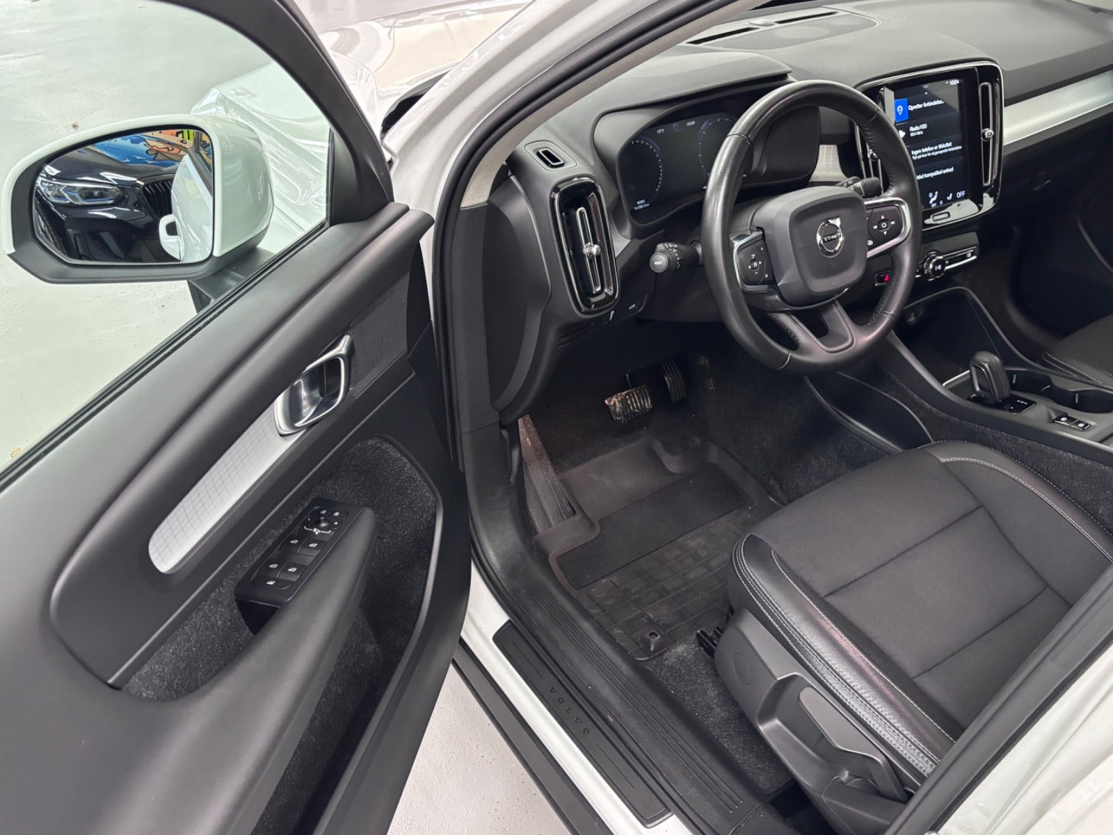 Hvid Volvo XC40 fra 2019