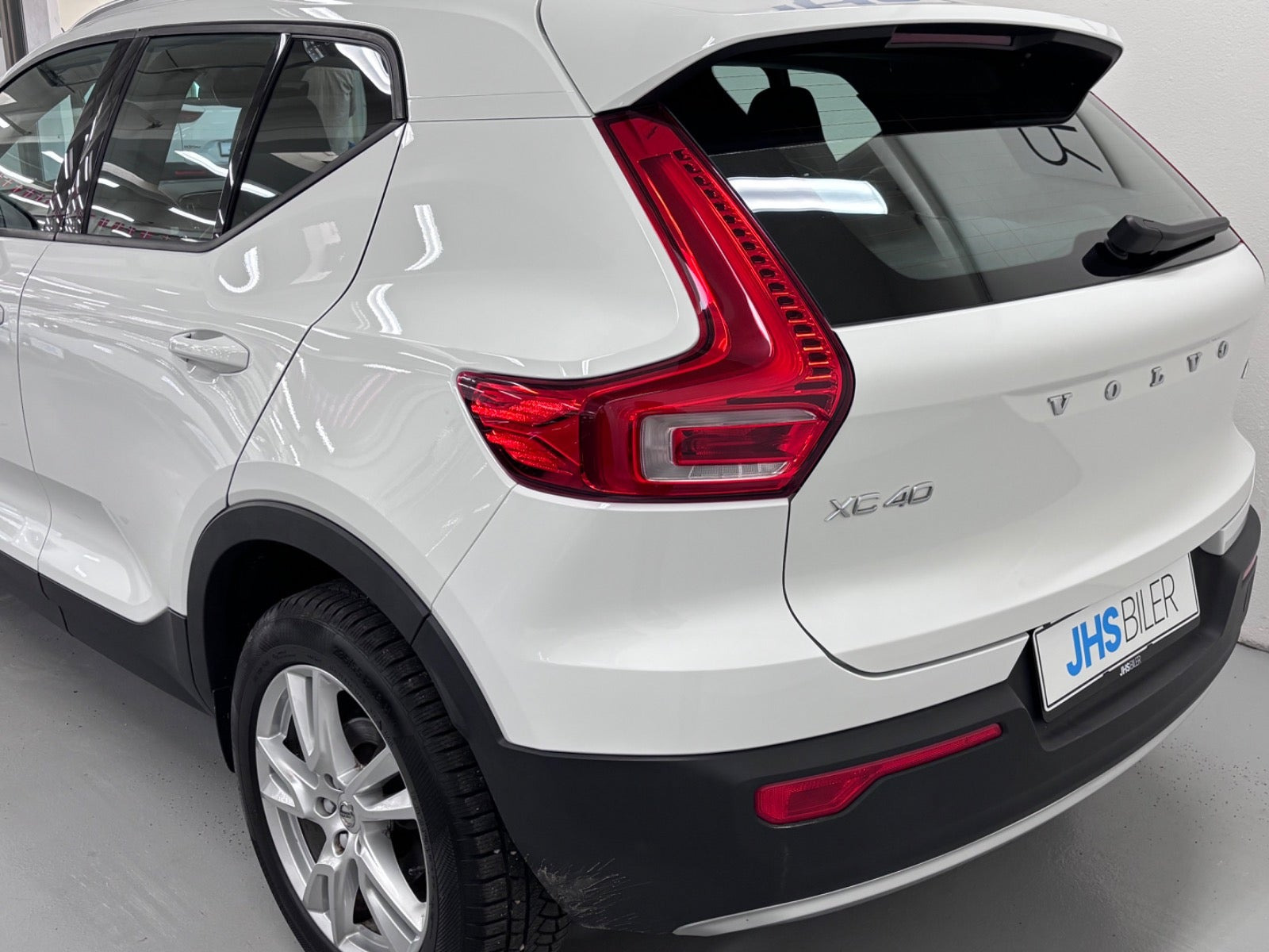 Hvid Volvo XC40 fra 2019