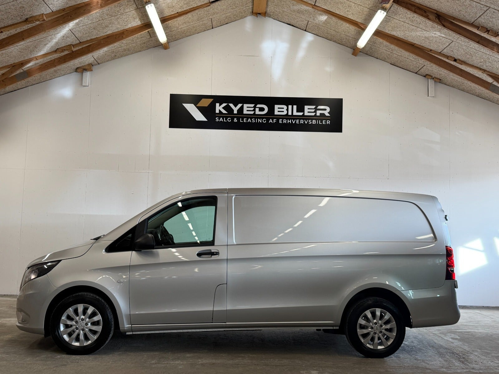 Sølv Mercedes Vito 114 fra 2019