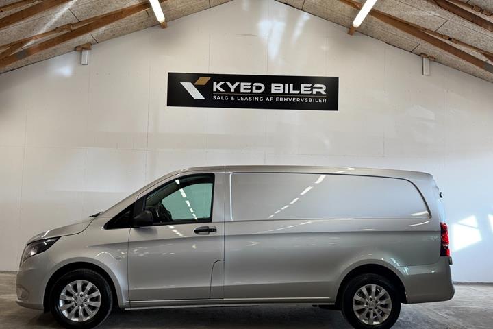 Sølv Mercedes Vito 114 fra 2019