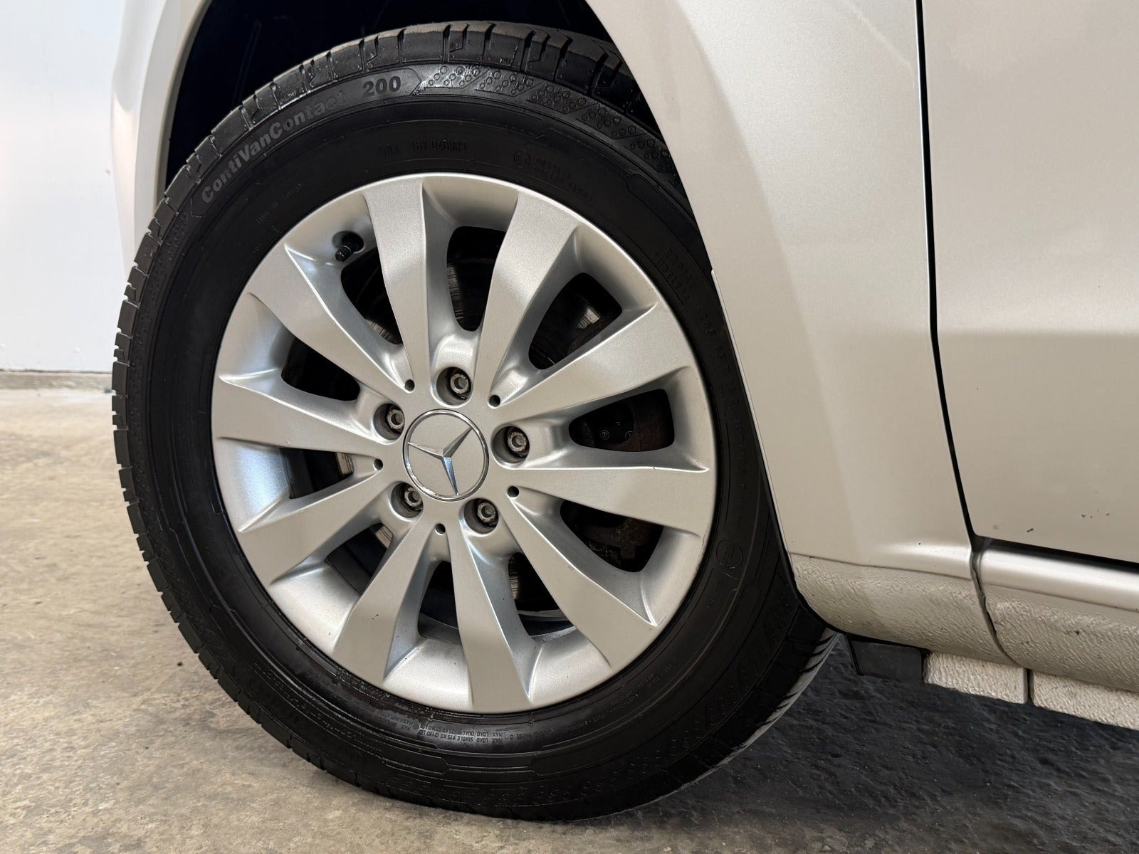 Sølv Mercedes Vito 114 fra 2019