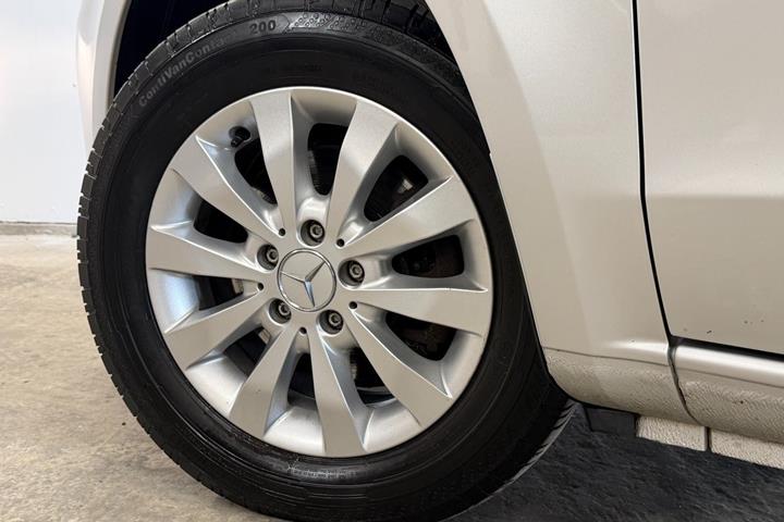 Sølv Mercedes Vito 114 fra 2019