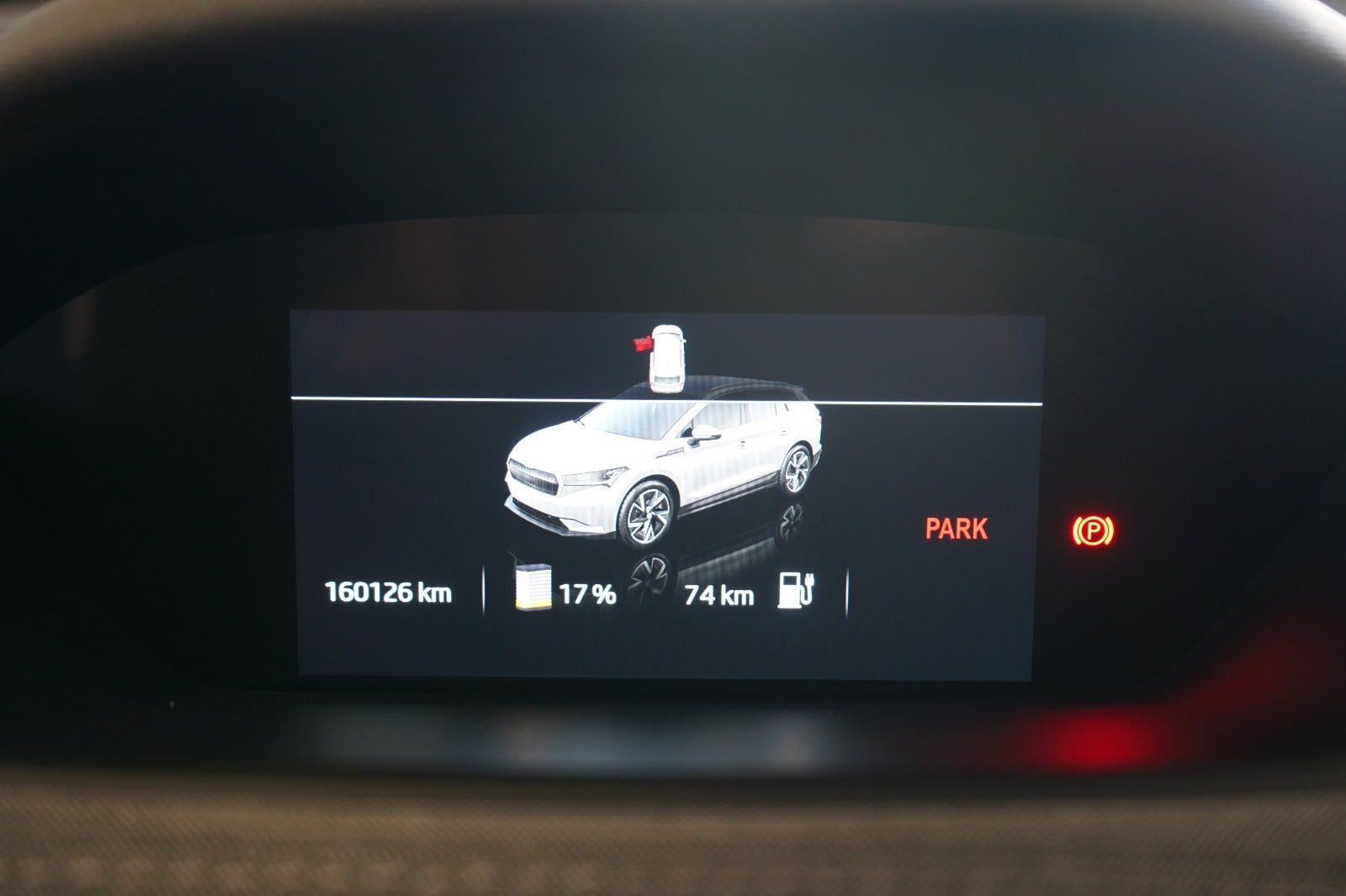 Blå Skoda Enyaq fra 2021