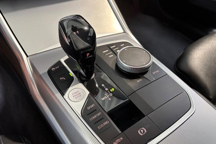 undefined BMW 320d fra 2020