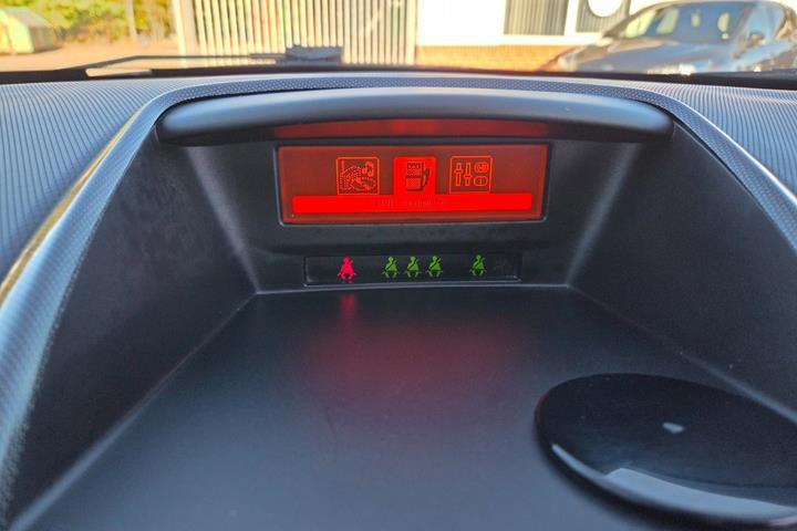 Grøn Peugeot 207 fra 2007