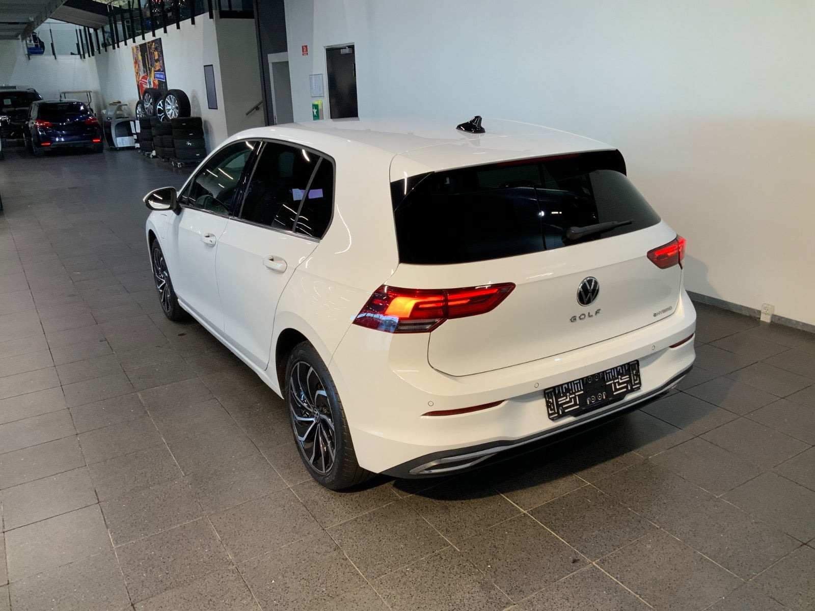 Hvid VW Golf VIII fra 2020