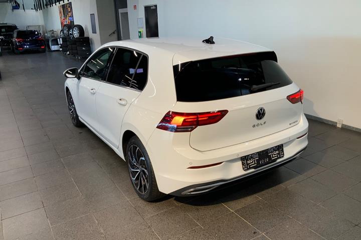 Hvid VW Golf VIII fra 2020